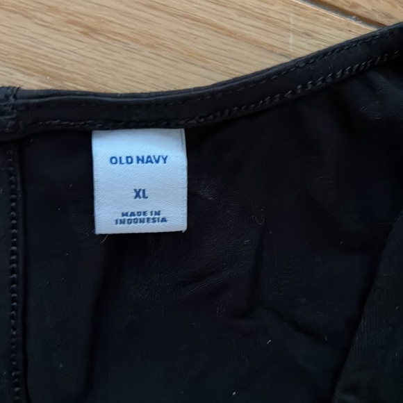 Old navy black jumpsuit with belt size XL - Picture 5 of 10